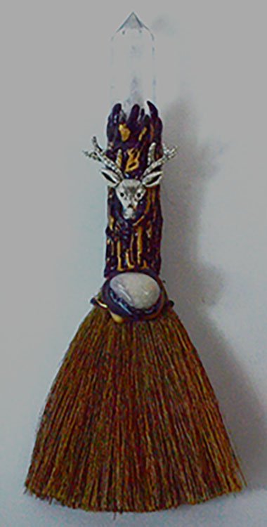 (image for) 7 1/2" Deer W Crystal broom